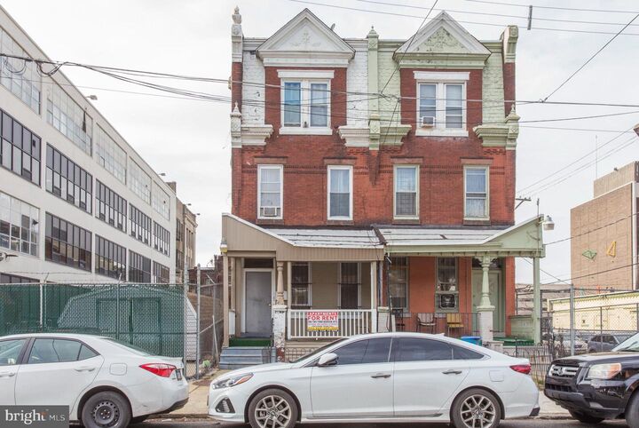 Property Photo: 3258 N Park Avenue 2R PA 19140