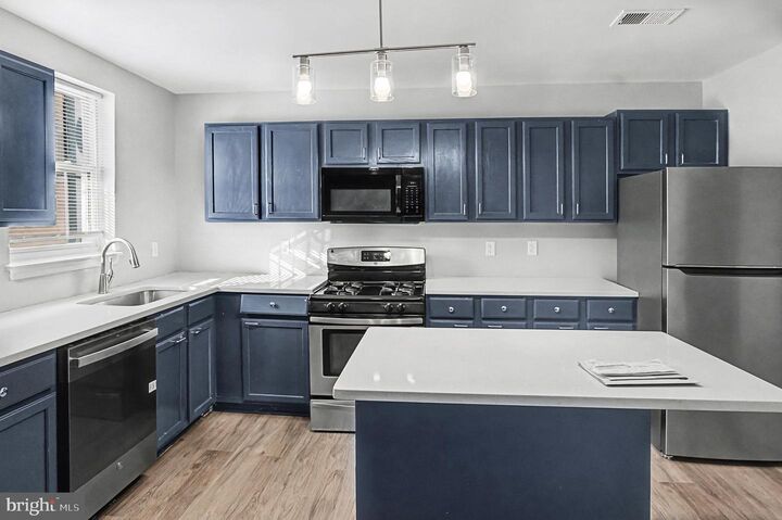 Property Photo:  1032 N Broadway  MD 21205 