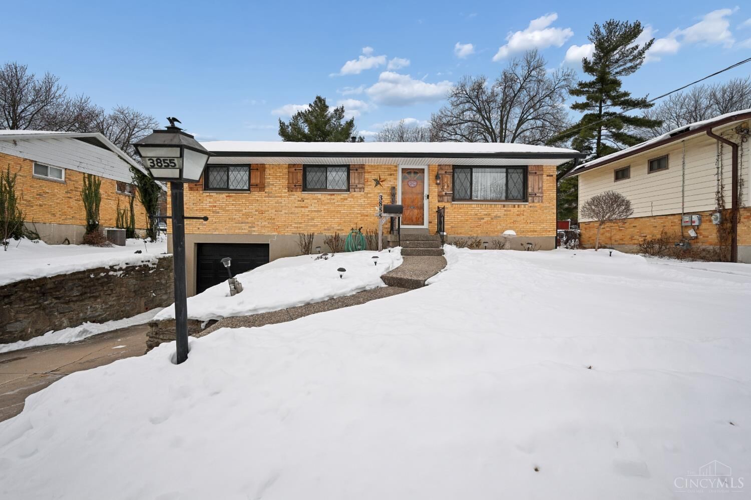 Property Photo:  3855 Ridgecombe Drive  OH 45248 