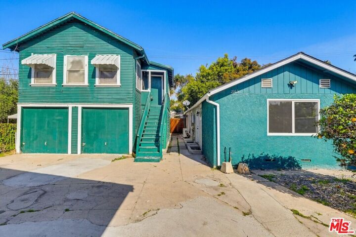 Property Photo:  2163 W 27th St  CA 90018 