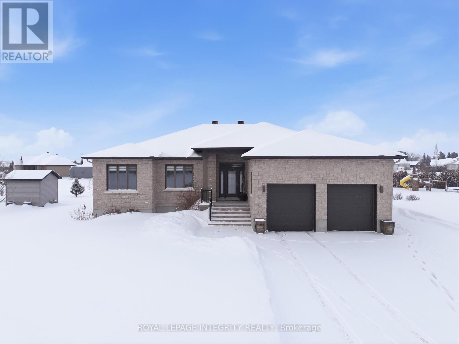 Property Photo:  251 Rue Des Violettes Street  ON K0A 2A0 