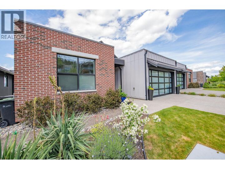 Photo de la propriété:  213 Ashcroft Place  BC V1H 2M1 