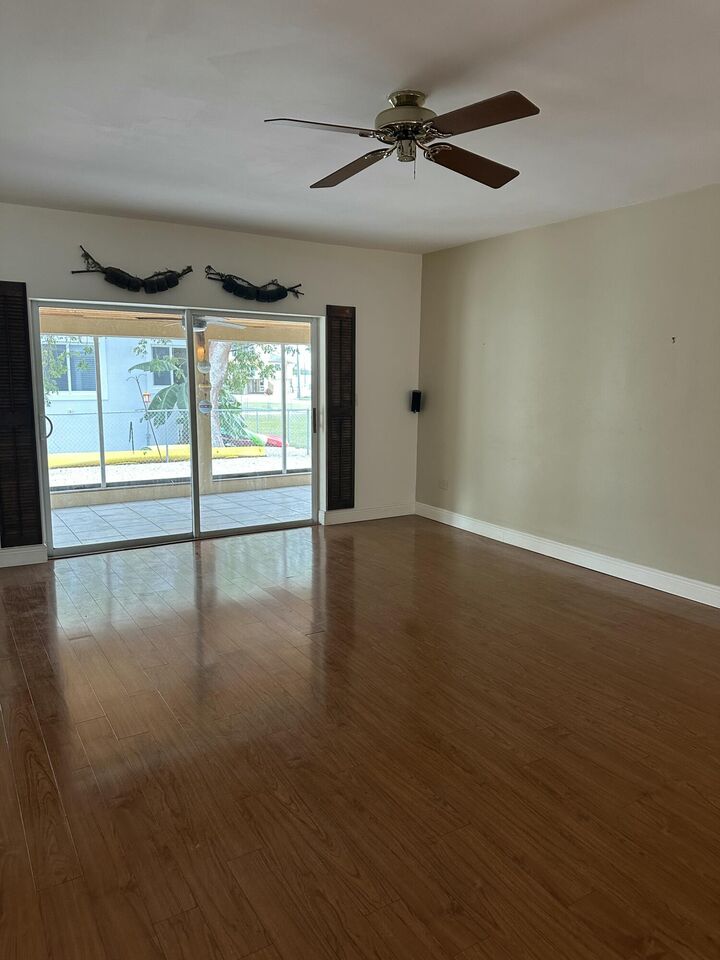 Property Photo:  308 2nd  FL 33037 