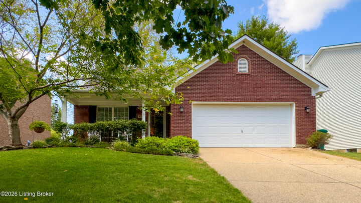 Property Photo:  4909 Oakbrook Dr  KY 40245 
