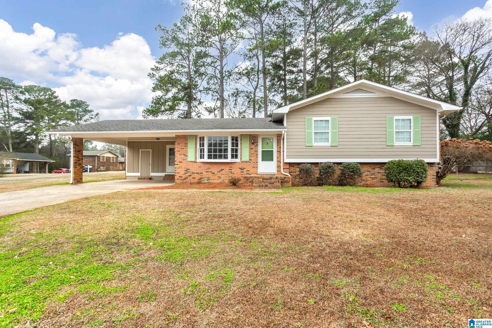 Property Photo:  1508 Greenbriar Lane  AL 36207 