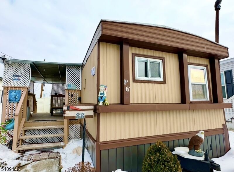Property Photo:  26 Dalbert St  NJ 07008 