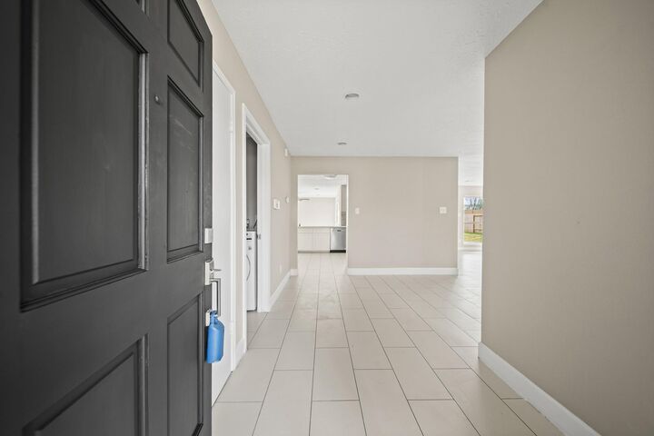 Property Photo:  7010 Pembrough Lane  TX 77494 