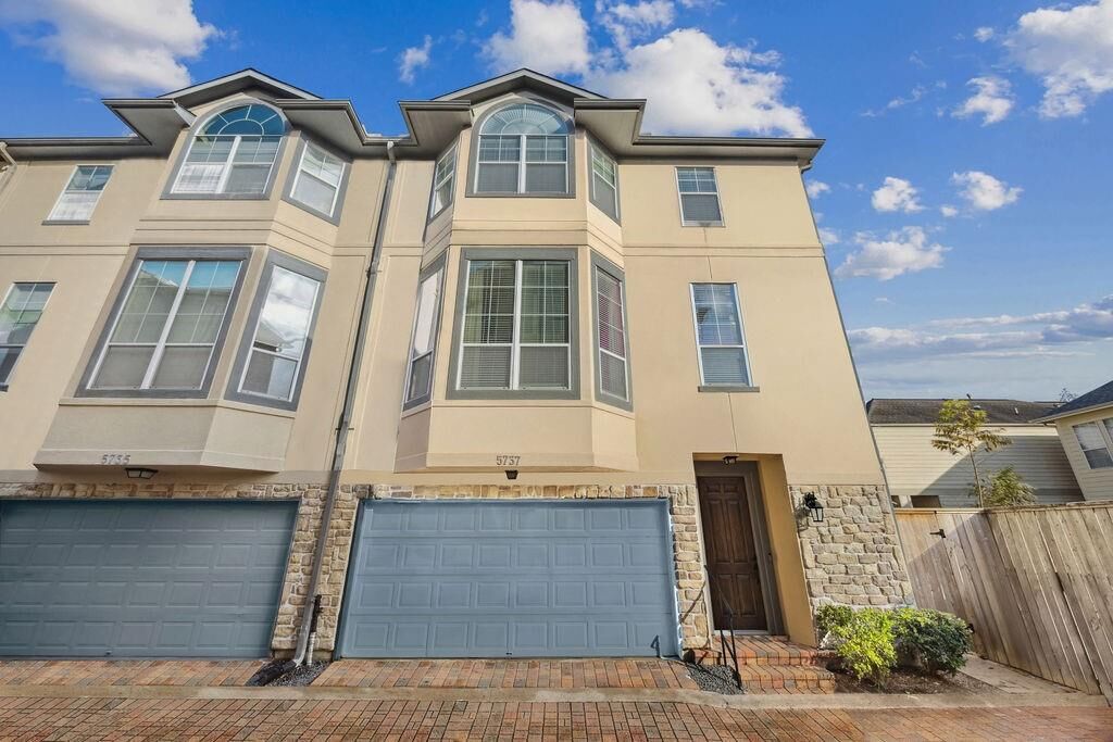 Property Photo:  5737 Kansas Street  TX 77007 