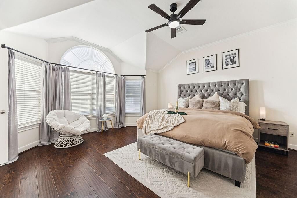 Property Photo: 5737 Kansas Street TX 77007