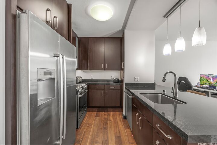 Property Photo:  1189 Waimanu Street 4008  HI 96814 