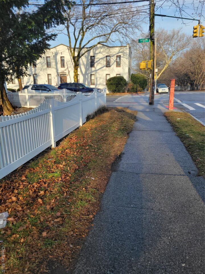 Property Photo:  871 Throgsneck Expressway Expressway 1st Floor  NY 10465 