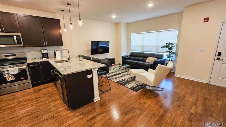 Property Photo:  260 W Main Street 9  NY 10924 