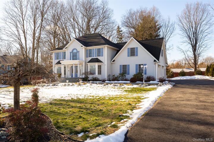 Property Photo:  8 Toms Way  NY 12603 