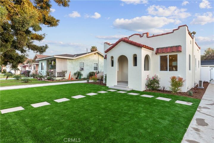 Property Photo:  1330 E 56th  CA 90805 