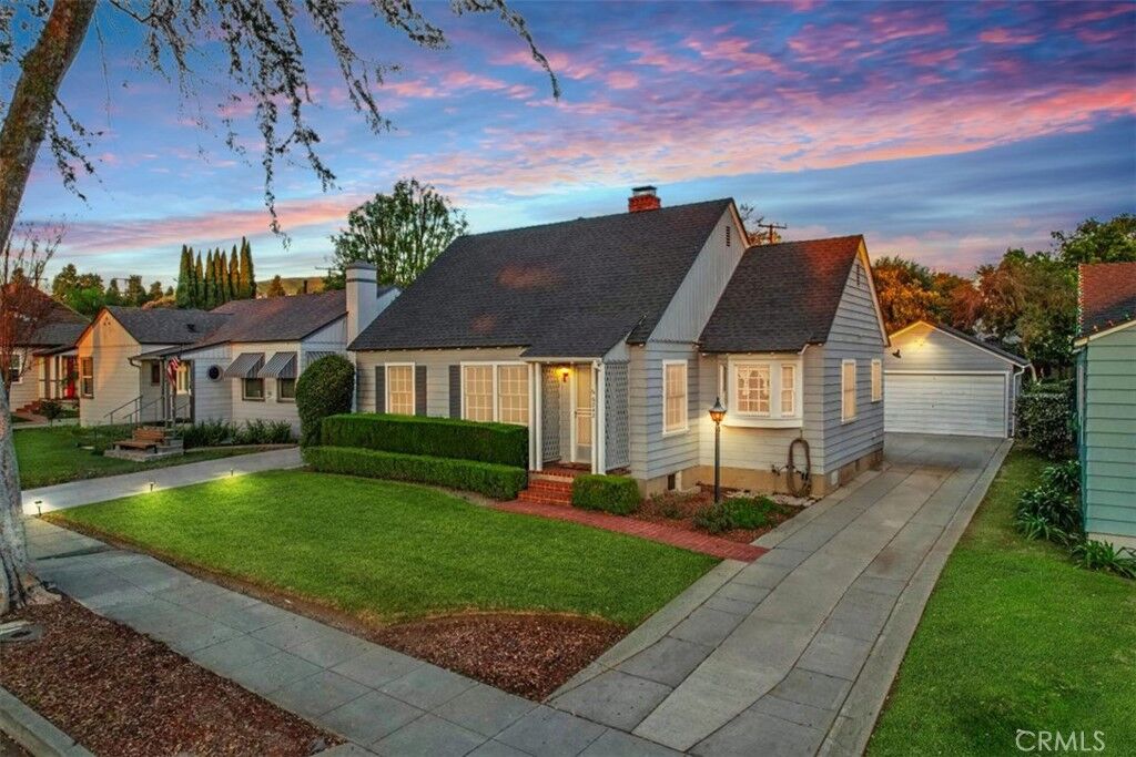 Property Photo: 6242 Acacia Avenue CA 90601