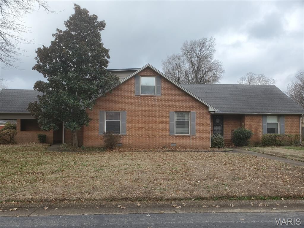 Property Photo: 100 N Clayton Street MO 63834