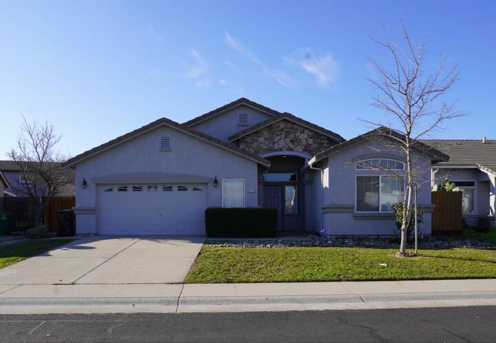 Property Photo:  8495 Zinnia Way  CA 95624 
