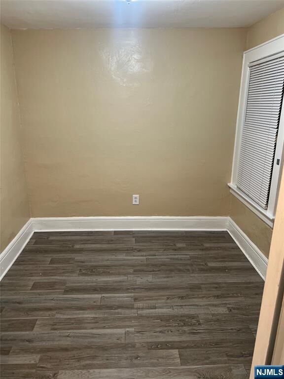 Property Photo:  80 Crawford Street 2  NJ 07018 