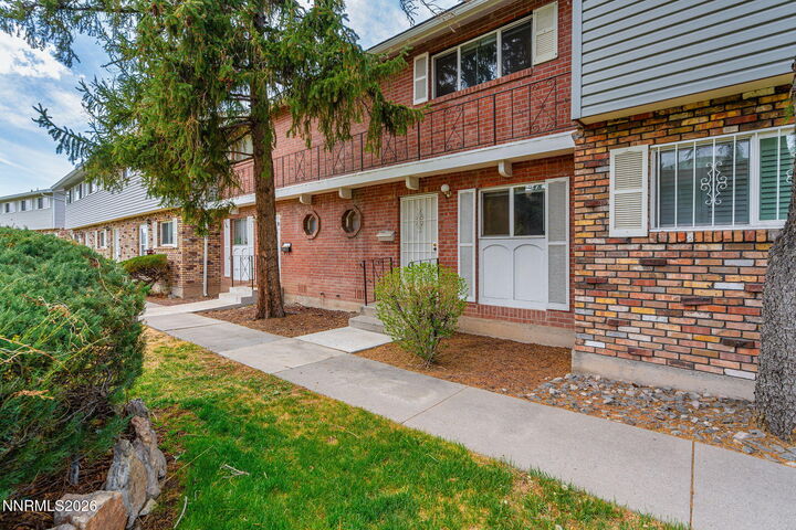 Property Photo:  28 Smithridge Park  NV 89502 