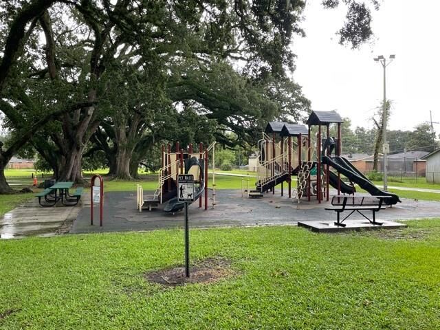 Property Photo:  524 Clifford Court  LA 70094 