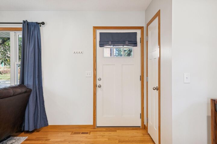 Property Photo:  984 Tuscarora Avenue  MN 55102 