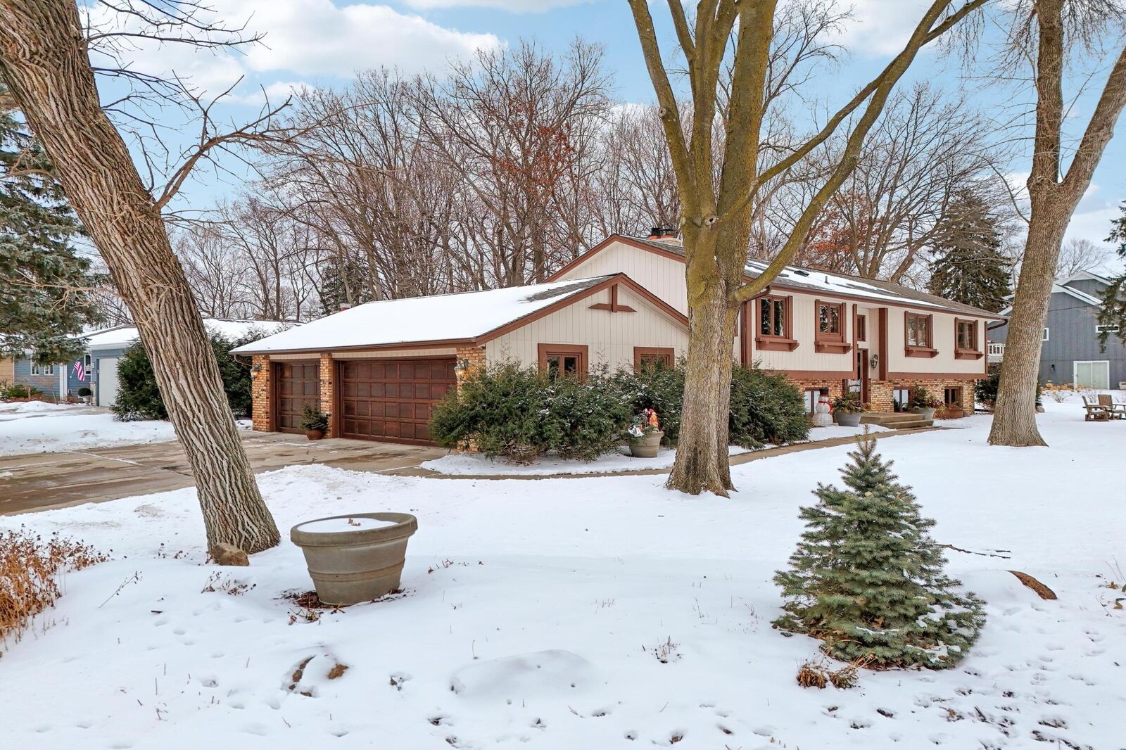 Property Photo: 5335 Baywood Shores Drive MN 55364