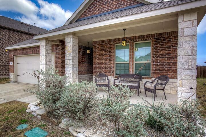 Property Photo:  102 Whitetail Way  TX 75135 