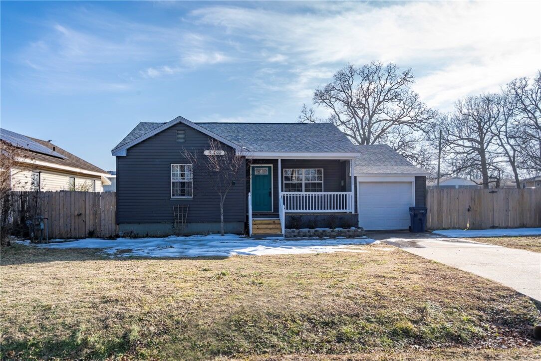 Property Photo: 614 W Harvard Street AR 72761