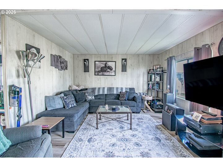 Property Photo:  1415 S Bertelsen Rd 34  OR 97402 