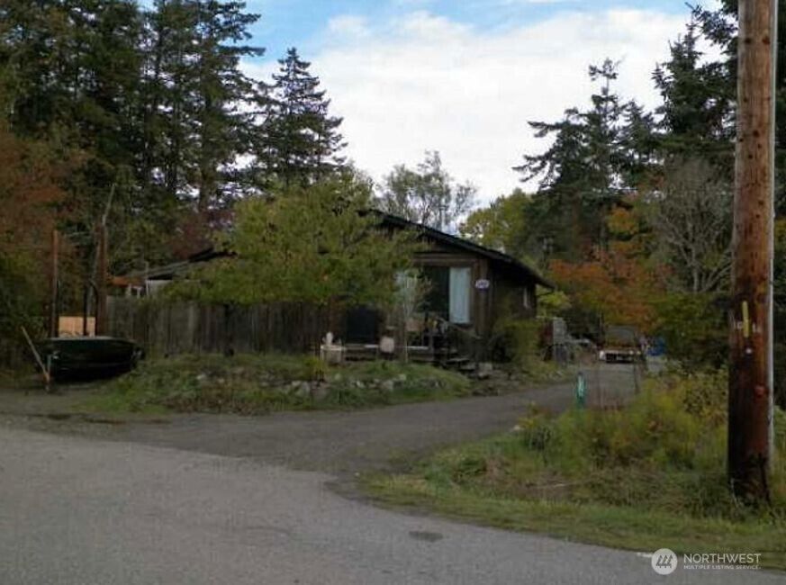 Property Photo:  1142  Donald Avenue  WA 98277 