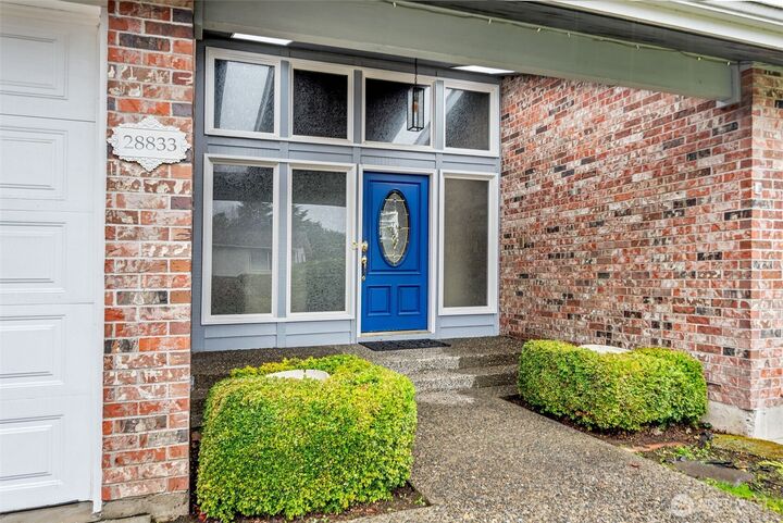 Property Photo: 28833 11th Avenue S WA 98003