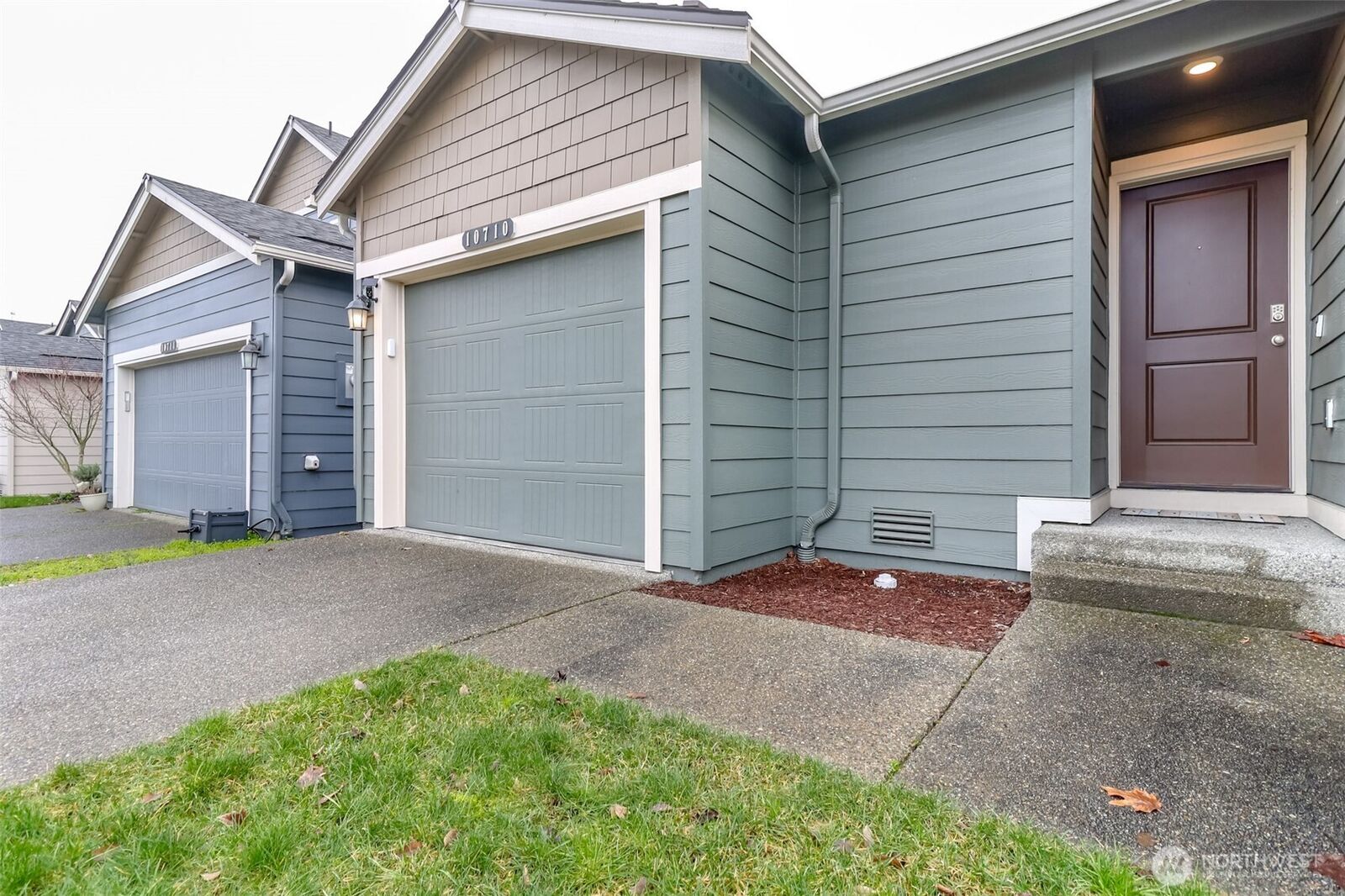 Property Photo: 10710 185th Street E WA 98374