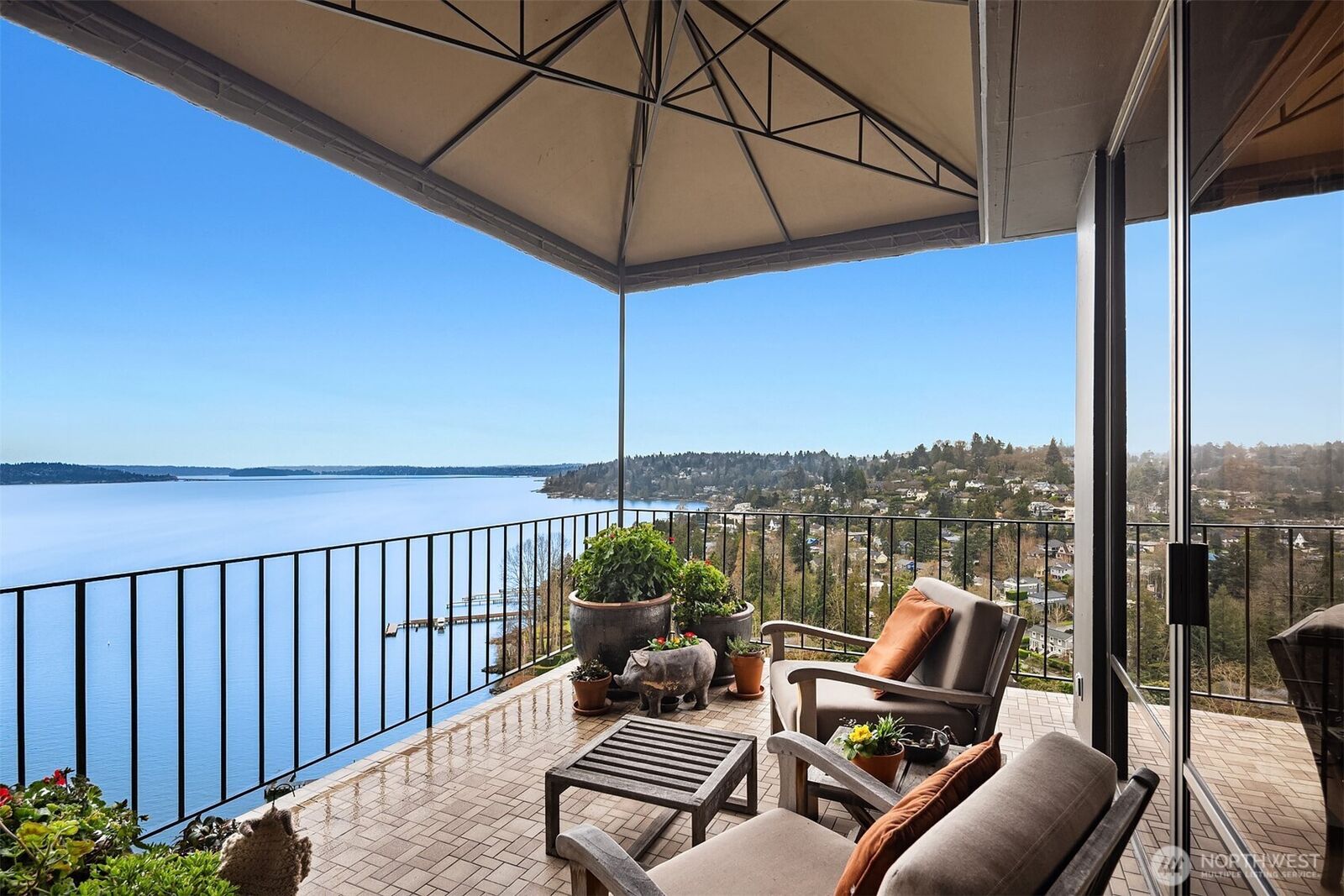 Property Photo:  1620  43rd Avenue E 23B  WA 98112 