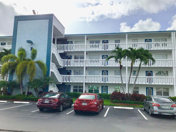 Property Photo:  3026 Exeter B 3026  FL 33434 