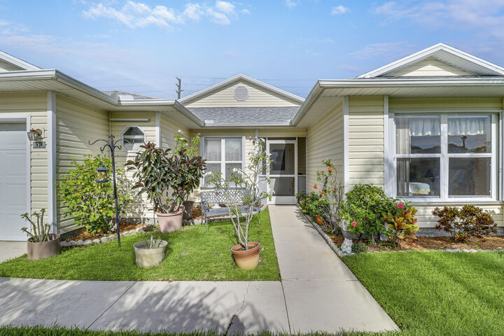 Property Photo:  6018 Travelers Way  FL 34982 