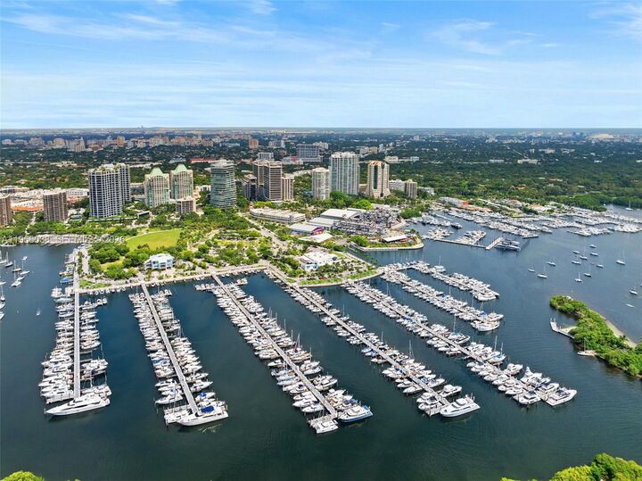 Property Photo:  2655 S Bayshore Dr 805  FL 33133 