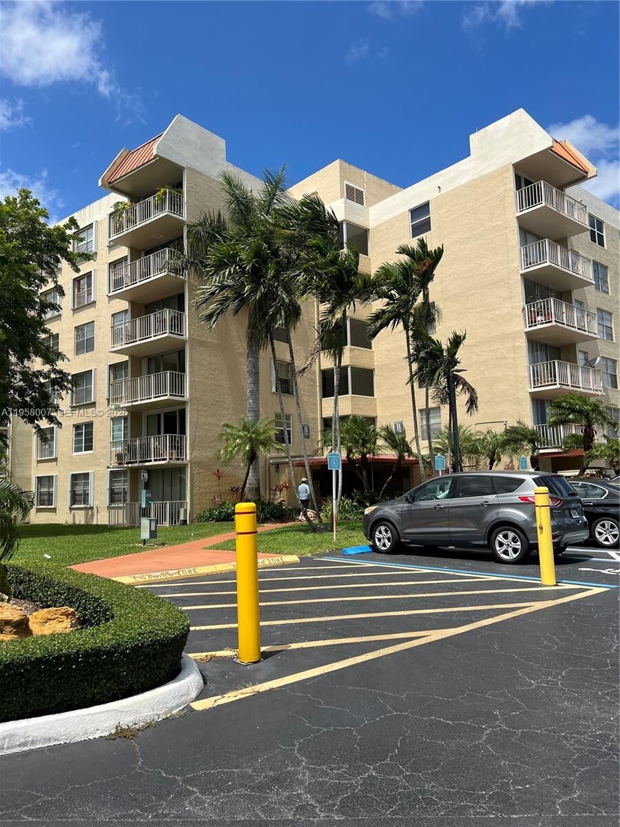 Property Photo:  13120 SW 92nd Ave B-406  FL 33176 