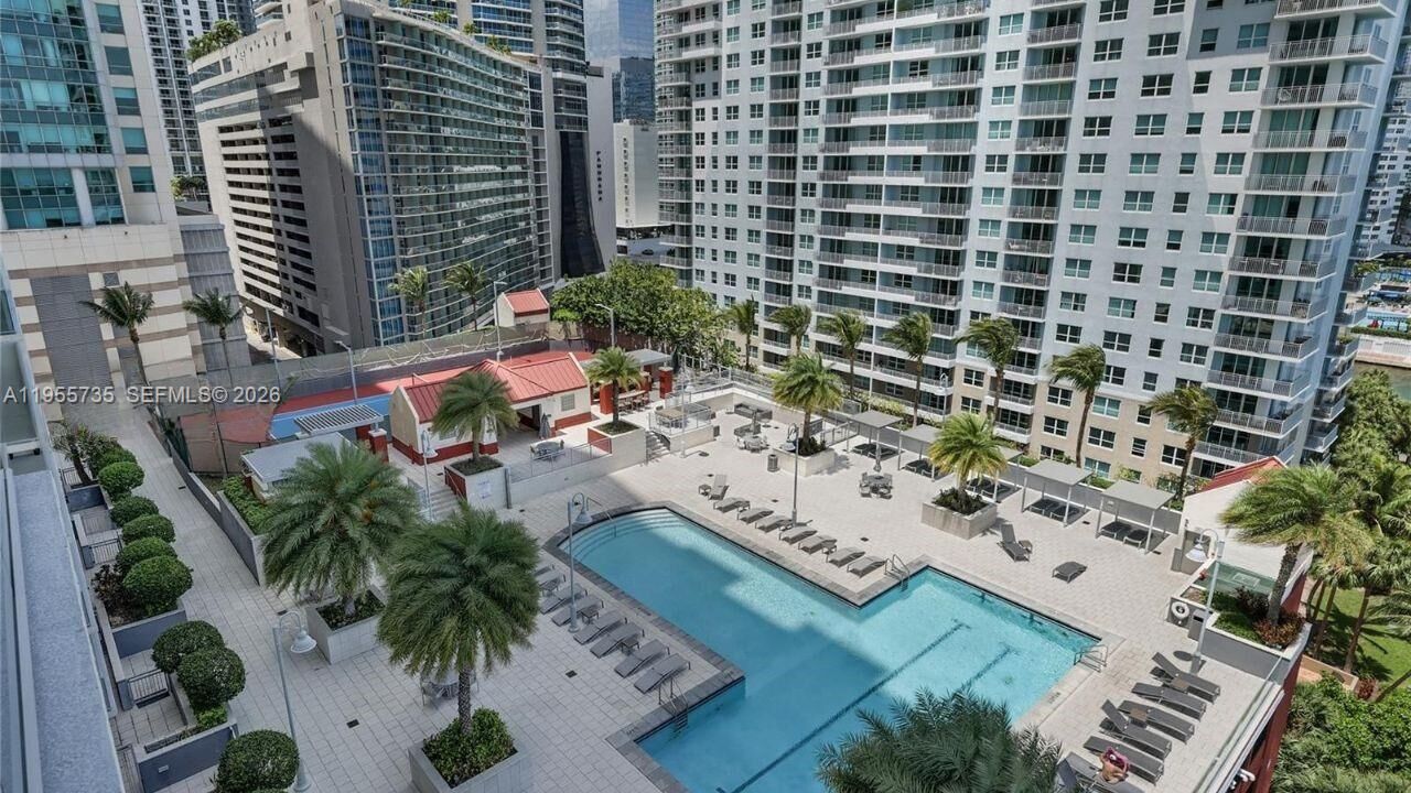 Property Photo:  1155 Brickell Bay Dr 1006  FL 33131 
