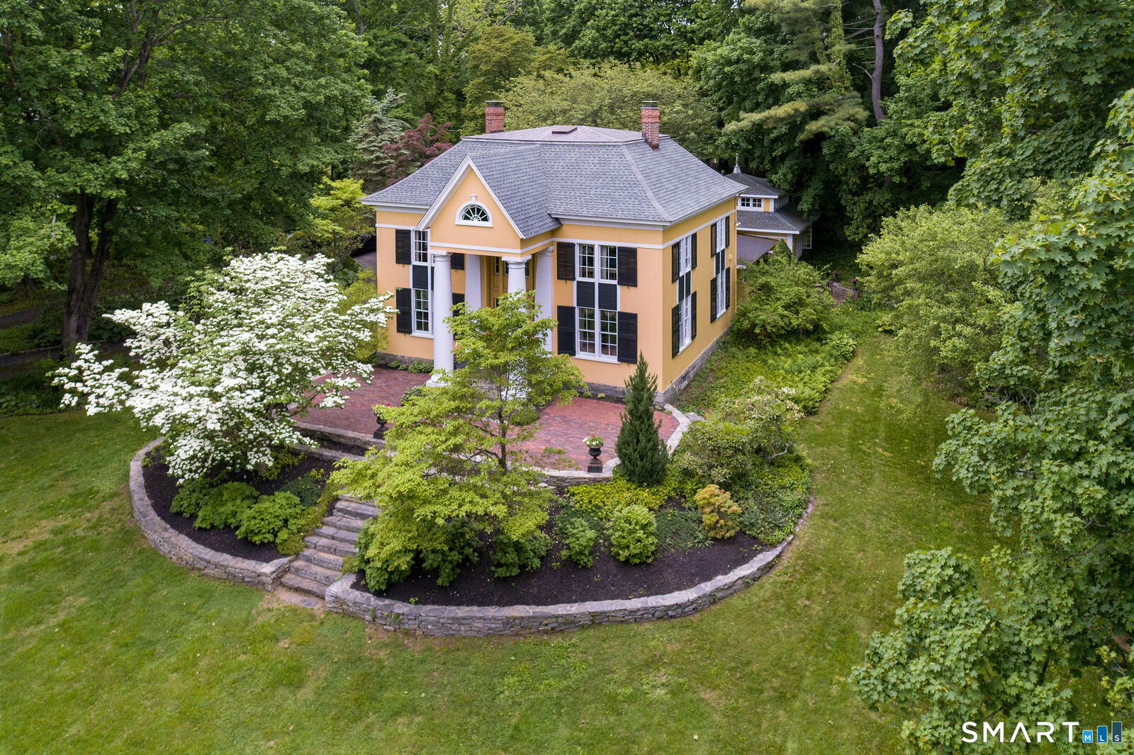 Property Photo:  30 Meeting House Lane  CT 06443 