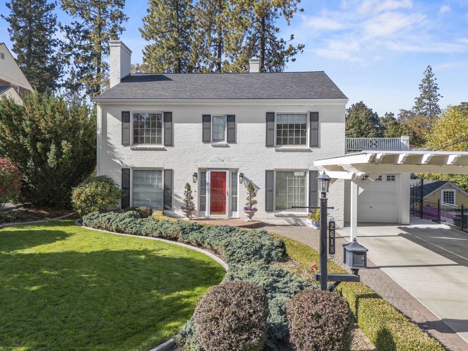 Property Photo:  2618 S Arthur St  WA 99203 