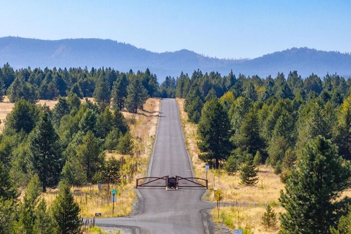 Property Photo:  Nka W Slaton Ln Lot 27  WA 99006 