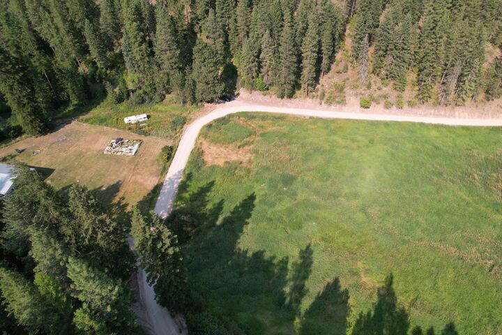 Property Photo:  41xx North Deer Lake Rd  WA 99148 