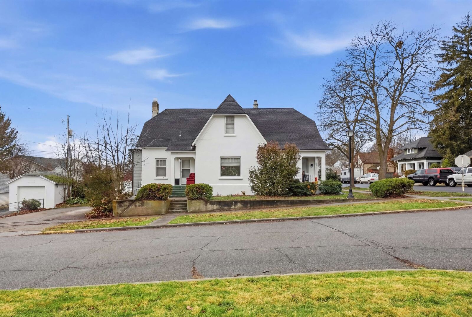 Property Photo:  323 5th St  WA 99004 