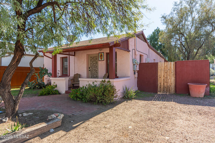 Property Photo:  433 W Rosales Street  AZ 85701 