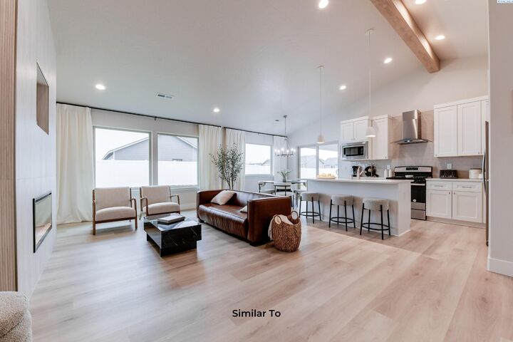 Property Photo:  605 Grapevine St  WA 98930 