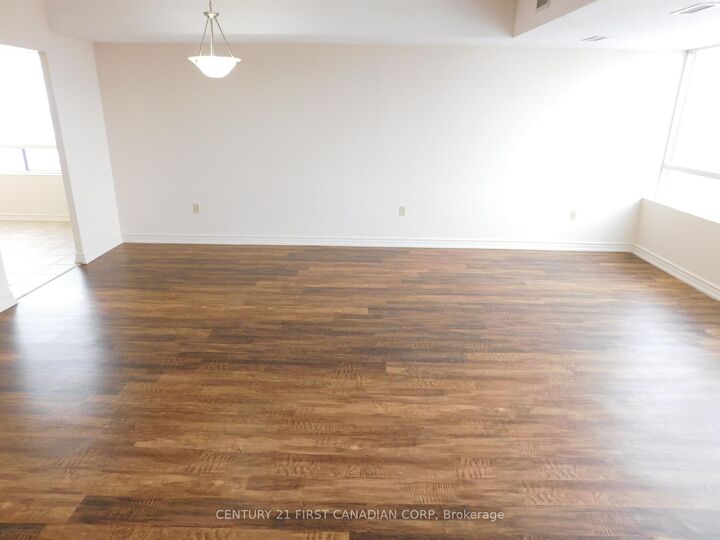 Property Photo:  744 Wonderland Road S 803  ON N6K 4K3 