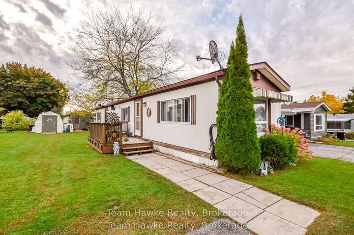 Property Photo: 48 Northland Drive ON L4R 5B5