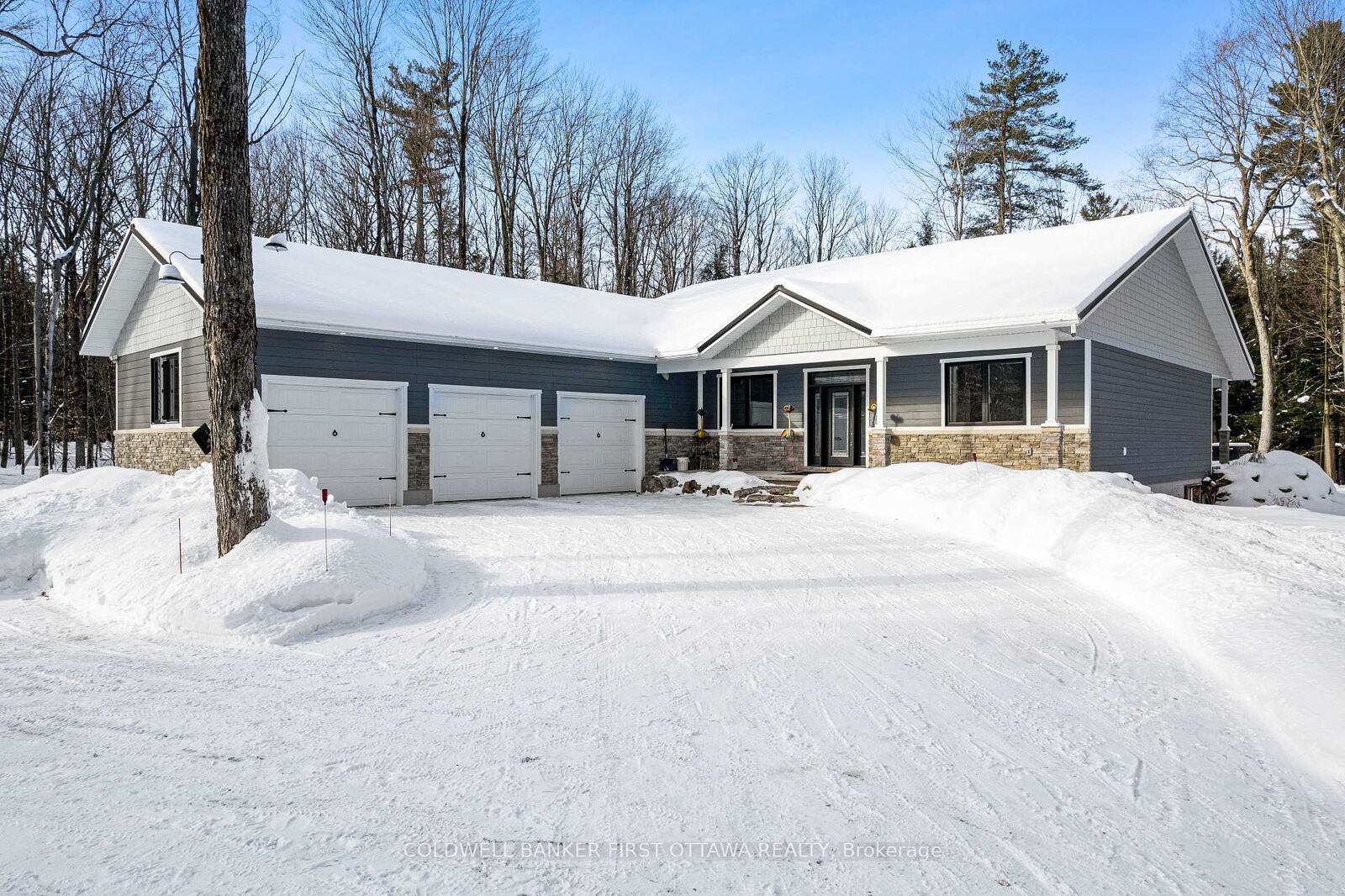 Property Photo:  155 Maplebush Trail  ON K7H 3C7 