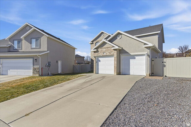 Property Photo:  427 W Cinnamon Cir  UT 84045 
