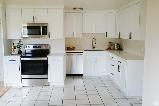 Property Photo:  1920 E 7130 S  UT 84121 